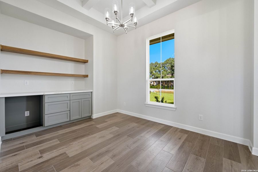 Spacious, unfurnished interior of a new home in , Floresville (Image 27).