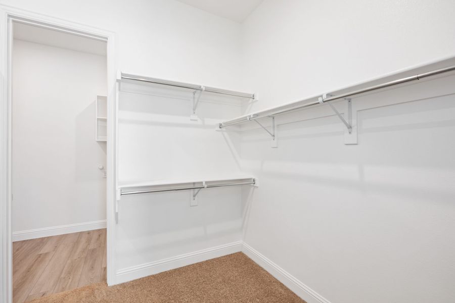 Spacious, unfurnished interior of a new home in Edgewater, Fate (Image 36).