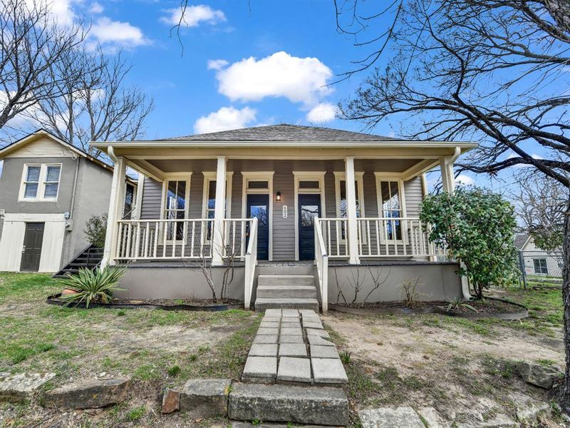 Exterior details and patio area of a home in , Weatherford (Image 24). Exterior details and patio area of a home in , Weatherford (Image 24).