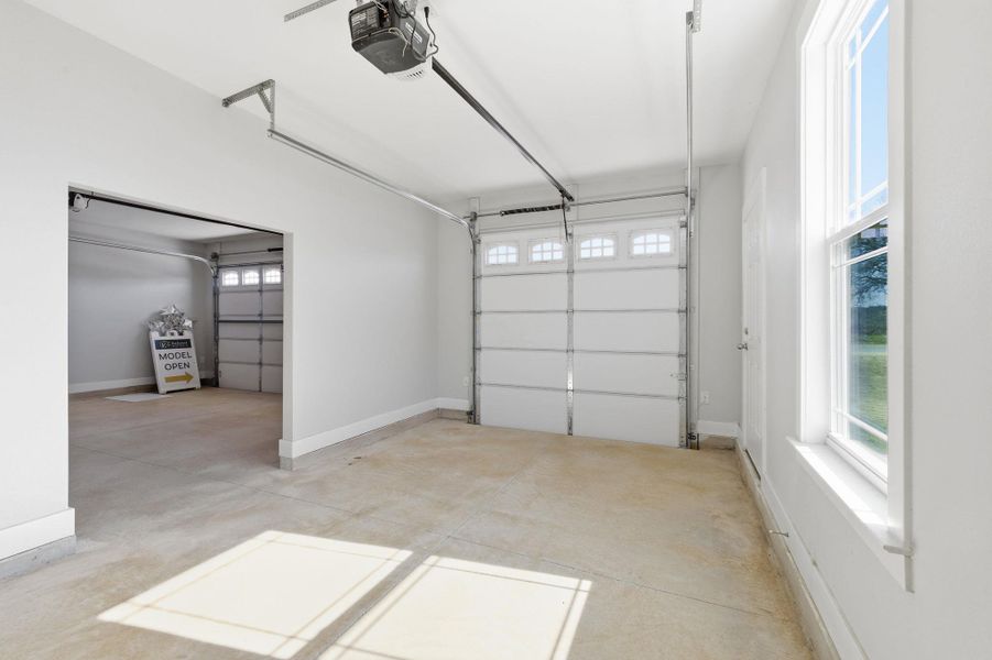 Spacious, unfurnished interior of a new home in Lonesome Dove, San Antonio (Image 23).