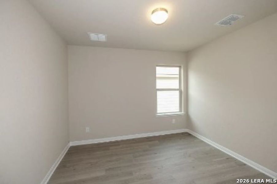 Spacious, unfurnished interior of a new home in Greenfield, Seguin (Image 12).