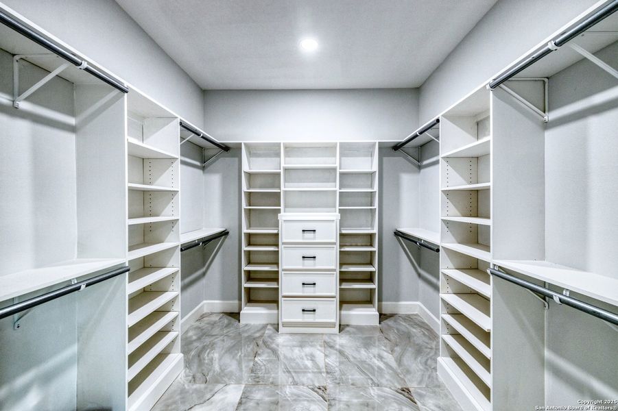 Furnished interior view inside a new home in , Uvalde (Image 6).