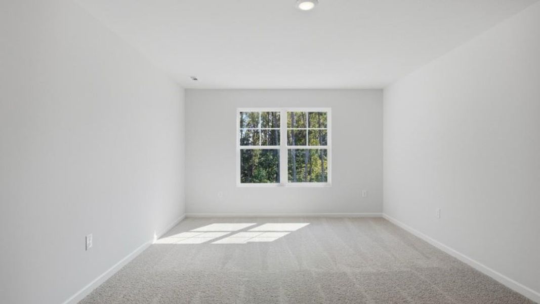 Spacious, unfurnished interior of a new home in Hughes Court, Dawsonville (Image 18).