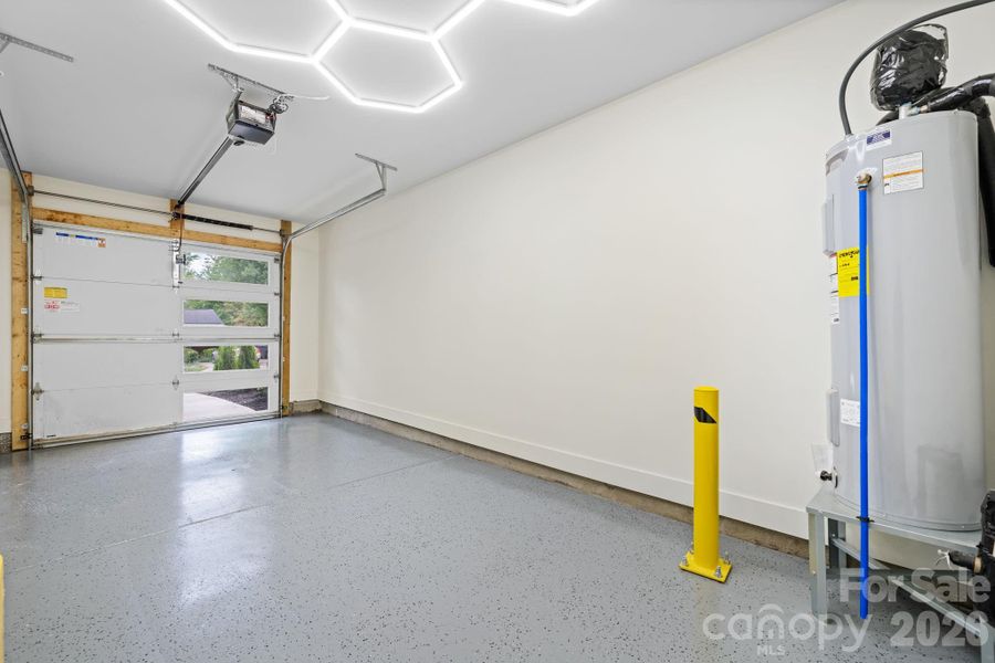 Spacious, unfurnished interior of a new home in , Charlotte (Image 33).