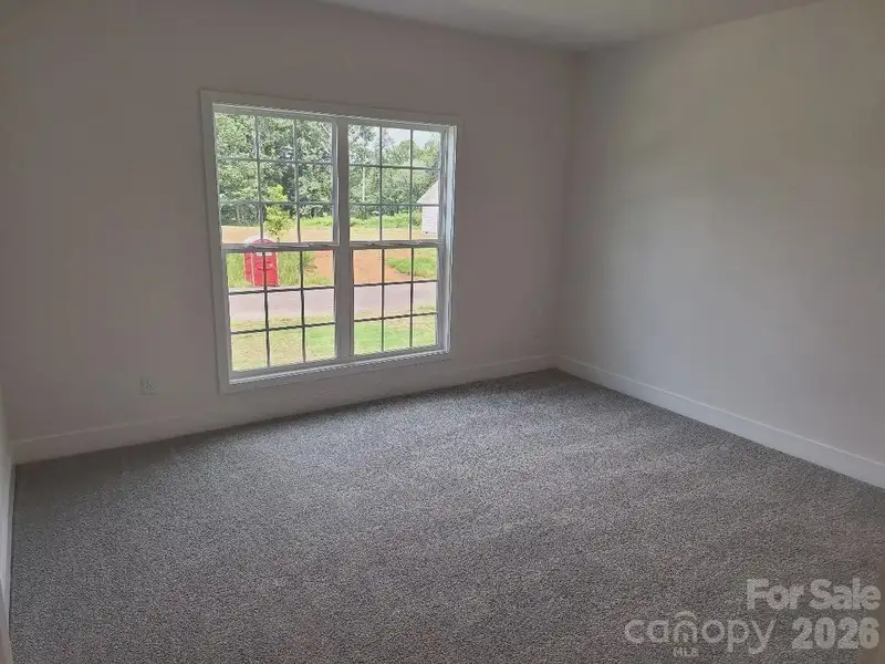 Spacious, unfurnished interior of a new home in Cardiff Glyn, Catawba (Image 16).