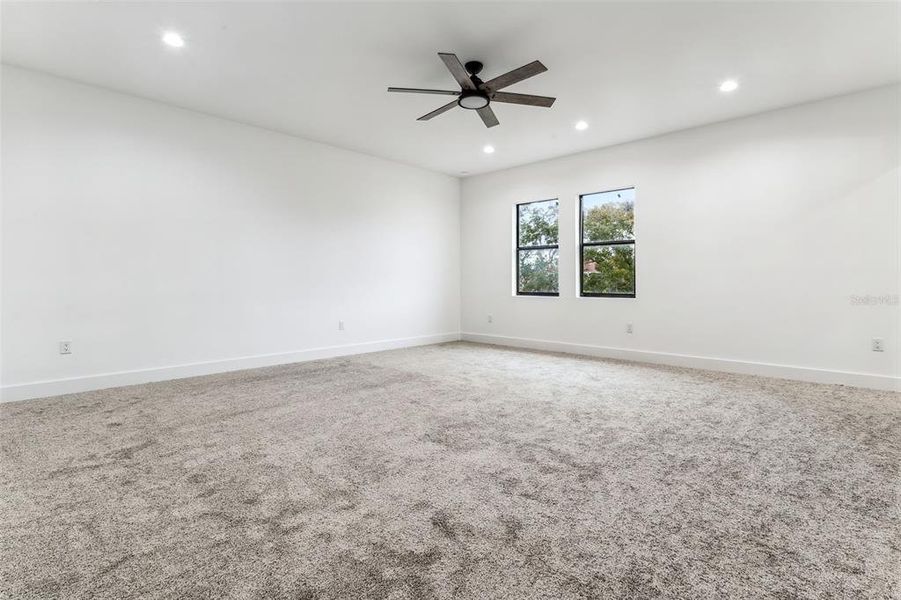 Spacious, unfurnished interior of a new home in , Tampa (Image 44).