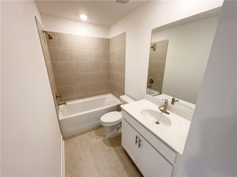 Furnished interior view inside a new home in , Sharpsburg (Image 12).