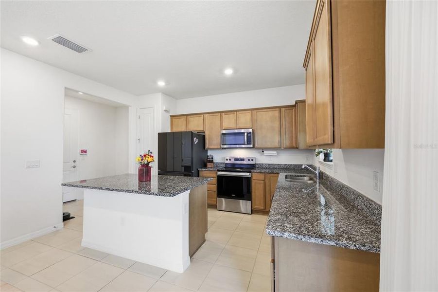 Furnished interior view inside a new home in , Orlando (Image 13).
