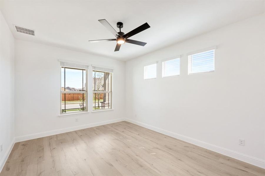 Spacious, unfurnished interior of a new home in Terracina, Rockwall (Image 35). Spacious, unfurnished interior of a new home in Terracina, Rockwall (Image 35).