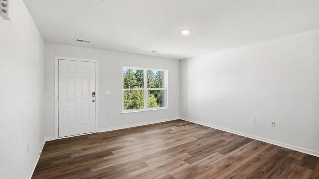 Spacious, unfurnished interior of a new home in Baxter Village, Boiling Springs (Image 20).