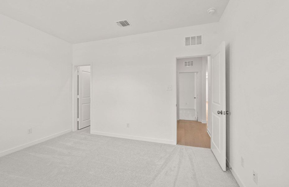 Spacious, unfurnished interior of a new home in Alto, San Marcos (Image 14).