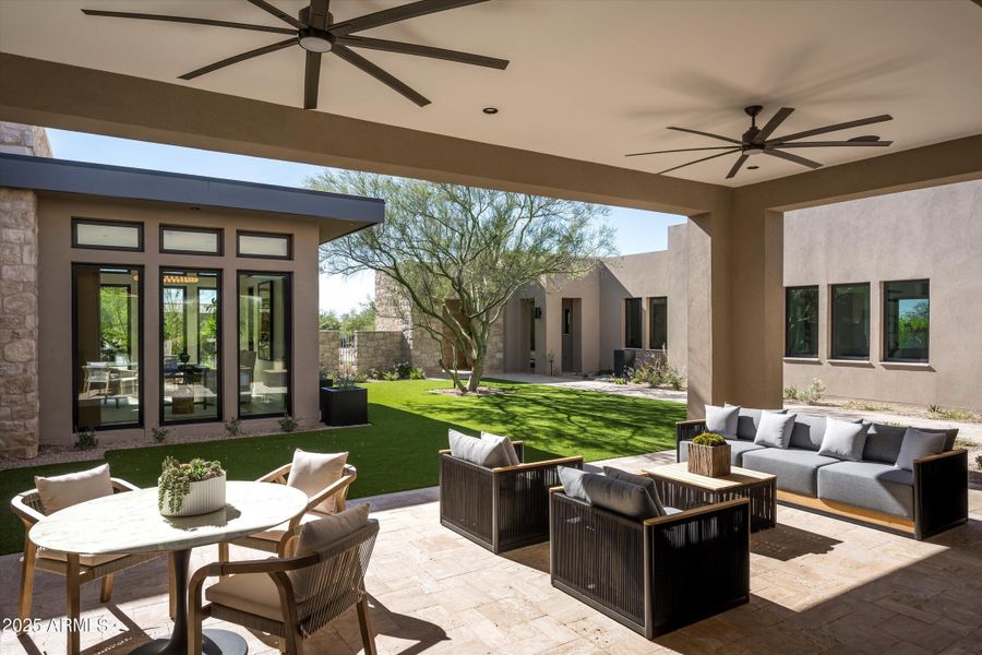 35-8386 E Leaning Rock Staged-37