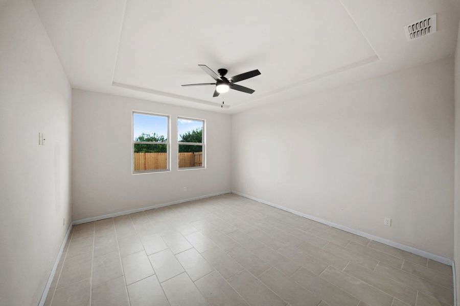 Spacious, unfurnished interior of a new home in Alberta Heights, Edinburg (Image 21).