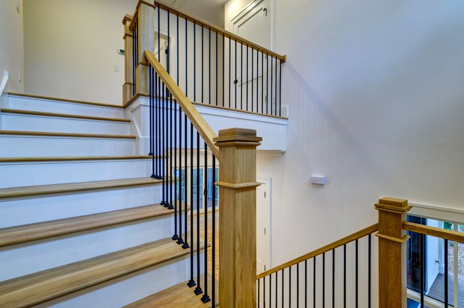 Spacious, unfurnished interior of a new home in , Seabrook Island (Image 51).