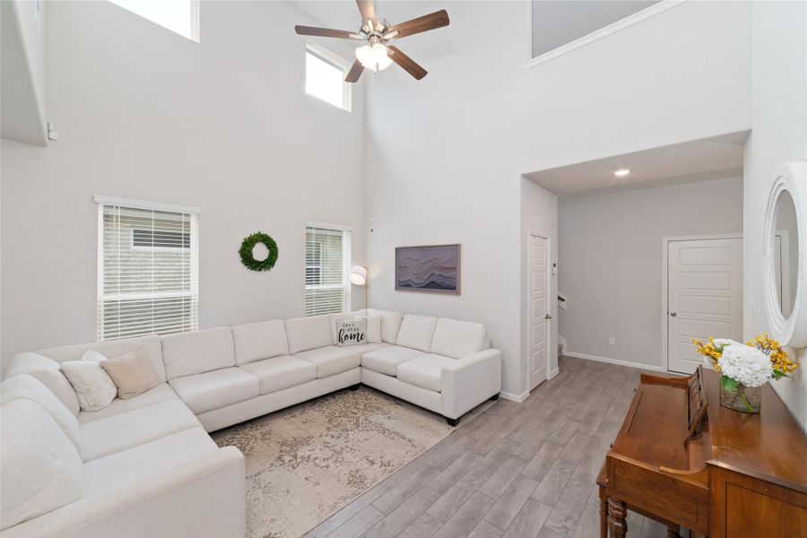 Furnished interior view inside a new home in Rosehill Meadow, Tomball (Image 7). Furnished interior view inside a new home in Rosehill Meadow, Tomball (Image 7).