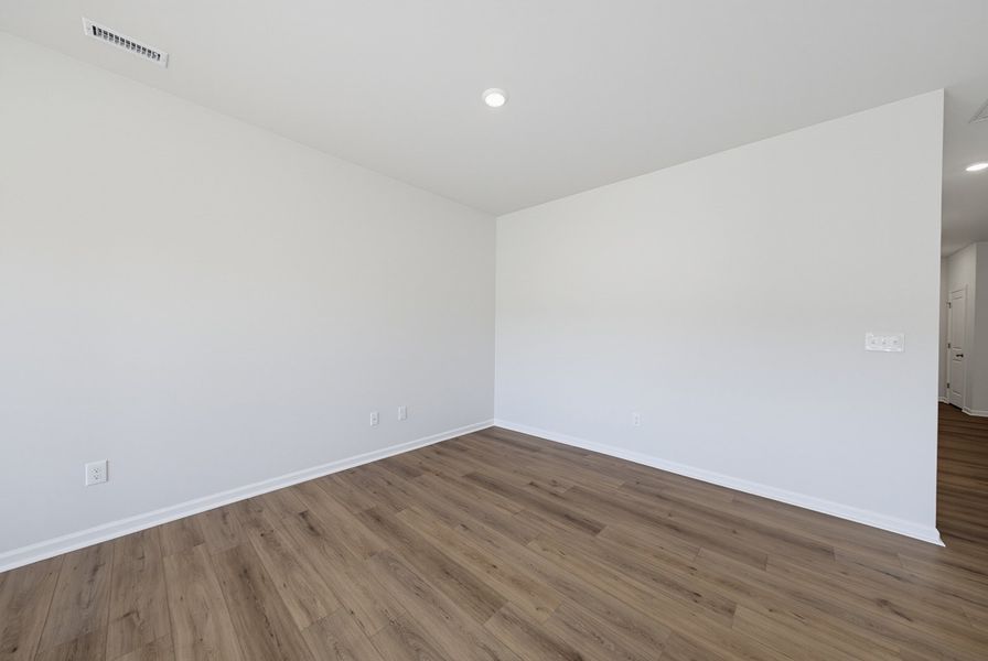 Spacious, unfurnished interior of a new home in Sweetbrier, Durham (Image 19).