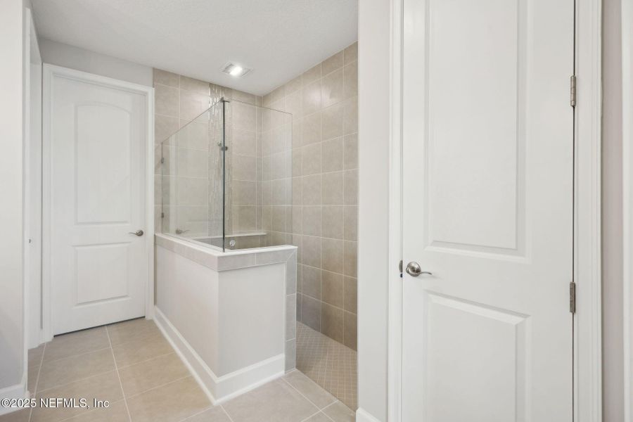 Furnished interior view inside a new home in Sandy Ridge, Yulee (Image 6).