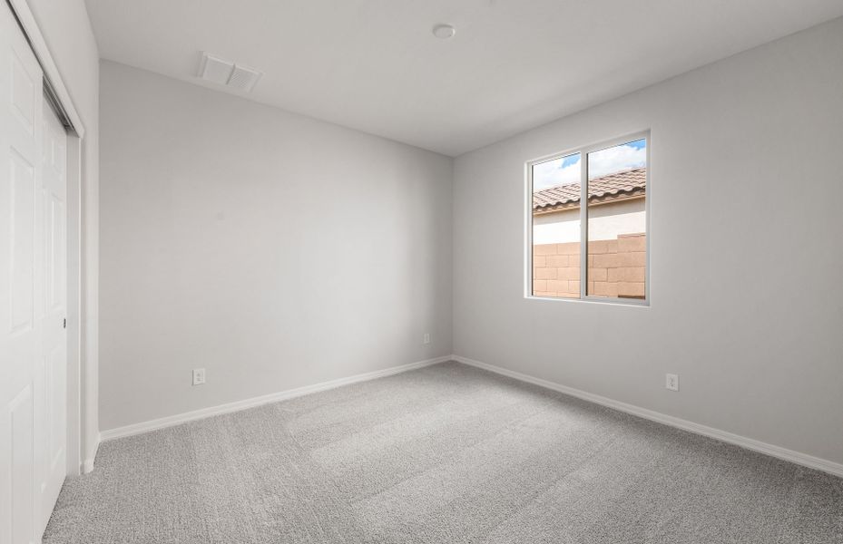 Spacious, unfurnished interior of a new home in Artisan at Asante, Surprise (Image 14).