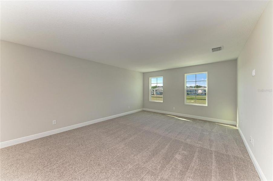Spacious, unfurnished interior of a new home in Mirada, San Antonio (Image 33).