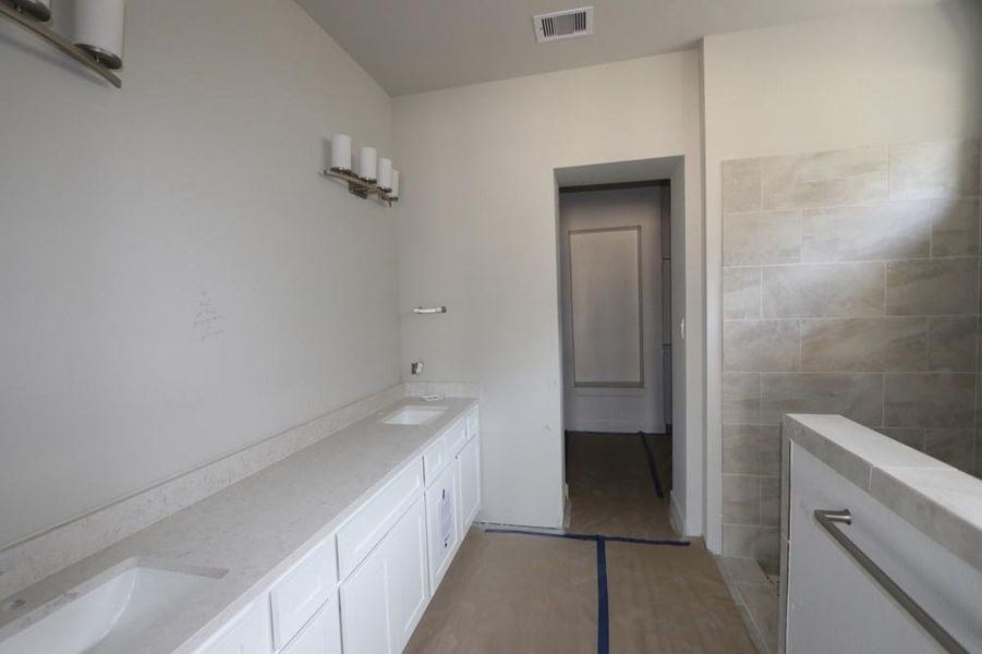 Spacious, unfurnished interior of a new home in Kresston, Magnolia (Image 6).