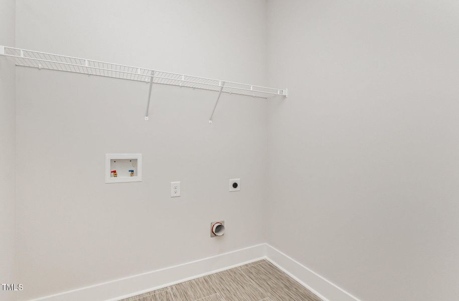 023_kv0a0586-edit_909