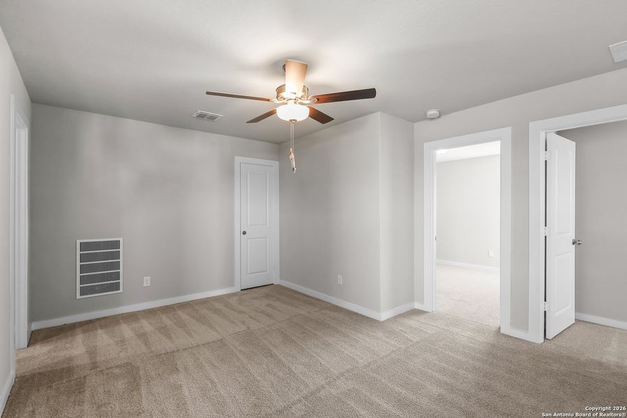 Spacious, unfurnished interior of a new home in Garden Grove, Schertz (Image 23).