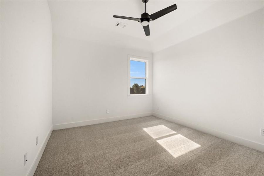 Spacious, unfurnished interior of a new home in NorthGlen, Haslet (Image 23).