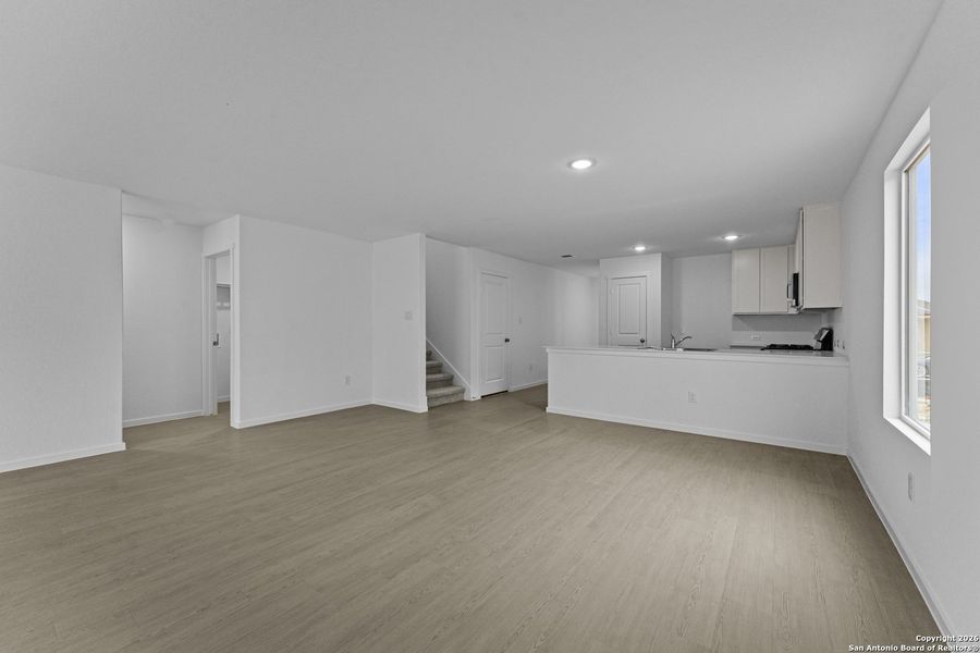 Spacious, unfurnished interior of a new home in Voss Farms, New Braunfels (Image 12).