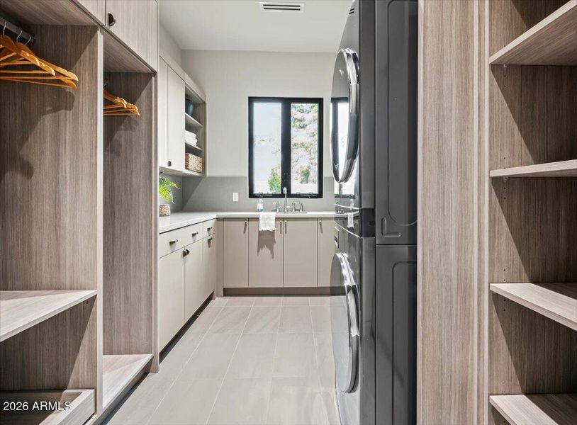 081-9790 N 56th St 57