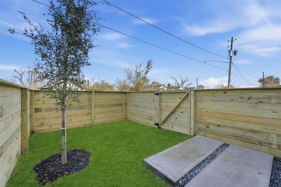 Exterior details and patio area of a home in , Houston (Image 24).