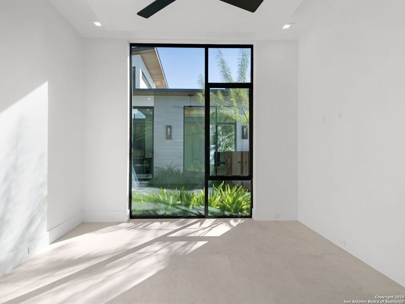 Spacious, unfurnished interior of a new home in , San Antonio (Image 46).