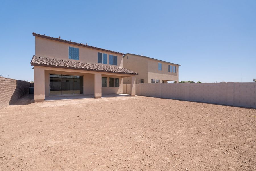 Exterior details and patio area of a home in Terraza, San Tan Valley (Image 4).