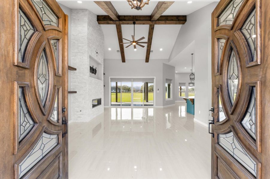 Spacious, unfurnished interior of a new home in , Rosharon (Image 39).