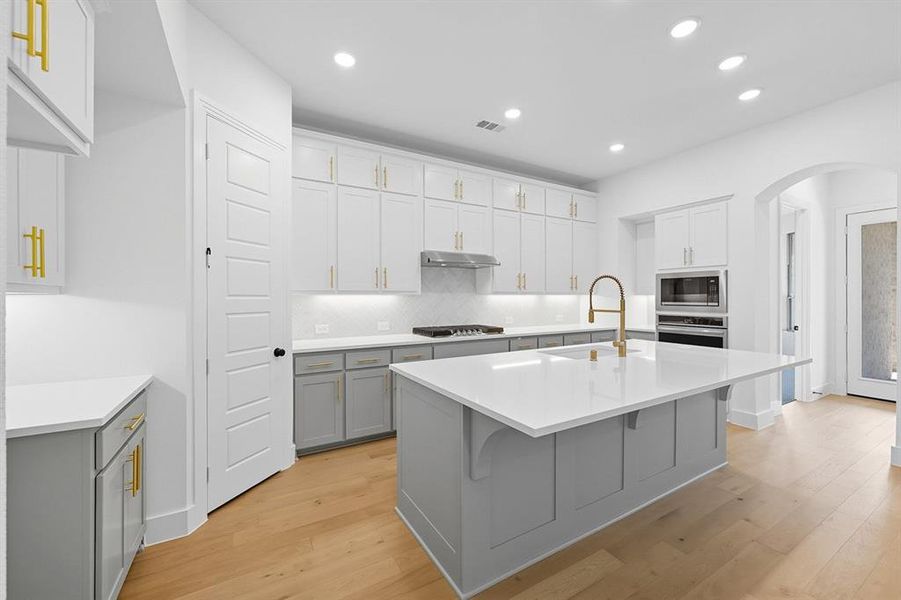 Furnished interior view inside a new home in Sandbrock Ranch: 50ft. lots, Aubrey (Image 7). Furnished interior view inside a new home in Sandbrock Ranch: 50ft. lots, Aubrey (Image 7).