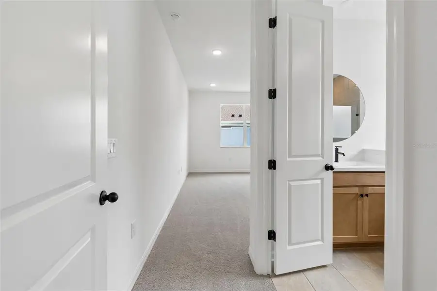 Spacious, unfurnished interior of a new home in Isles at Bayview, Parrish (Image 58). Spacious, unfurnished interior of a new home in Isles at Bayview, Parrish (Image 58).