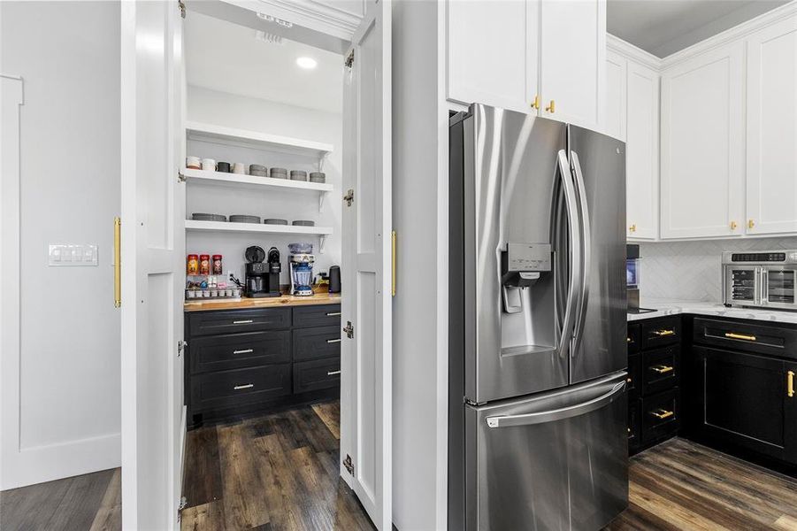 Butler's pantry just off the kitchen