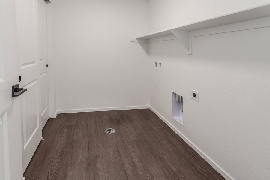 Spacious, unfurnished interior of a new home in Trailside, Timnath (Image 28).