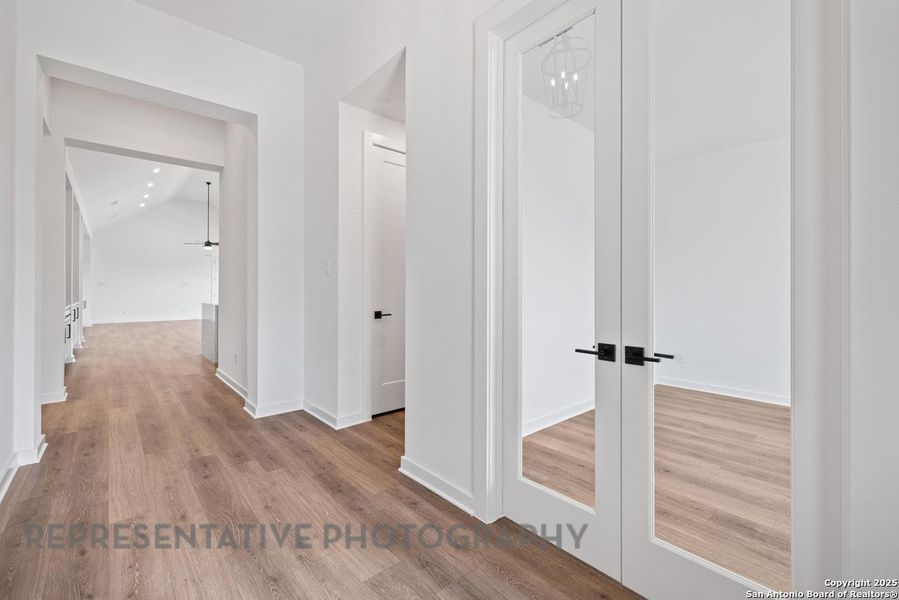 Spacious, unfurnished interior of a new home in The Crossvine, Schertz (Image 8). Spacious, unfurnished interior of a new home in The Crossvine, Schertz (Image 8).