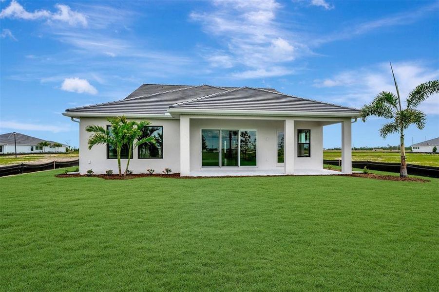 Exterior details and patio area of a home in Palmera Wellen Park - Classic Series, Venice (Image 15).
