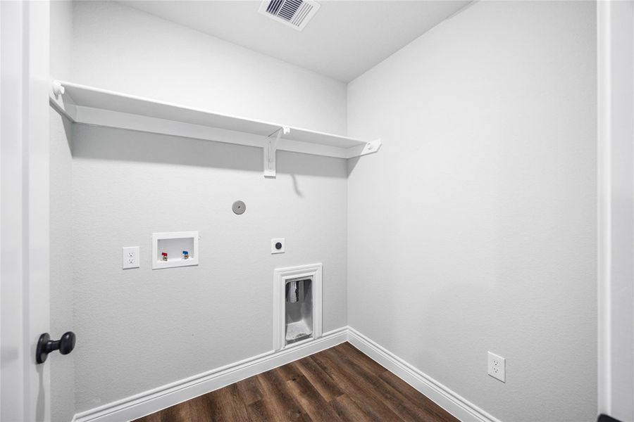 Spacious, unfurnished interior of a new home in Encino Estates, Dayton (Image 19). Spacious, unfurnished interior of a new home in Encino Estates, Dayton (Image 19).
