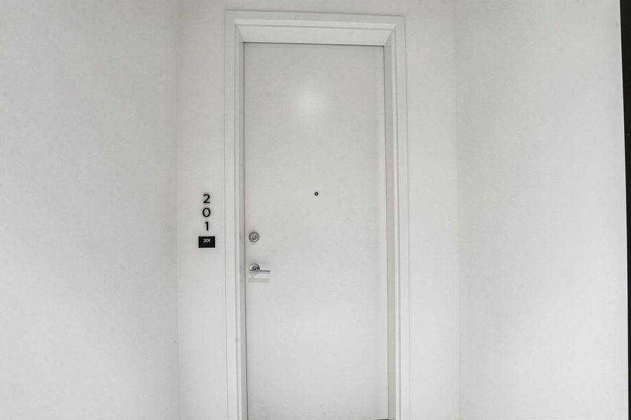4-web-or-mls-Biscayne Blvd 201-S0409-004