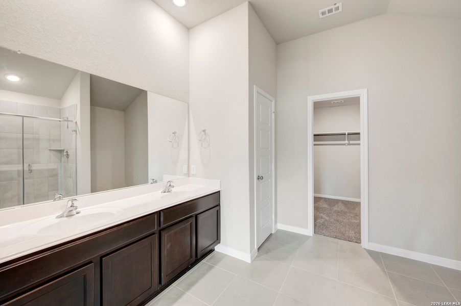 Furnished interior view inside a new home in Greenspoint Heights, Seguin (Image 10).