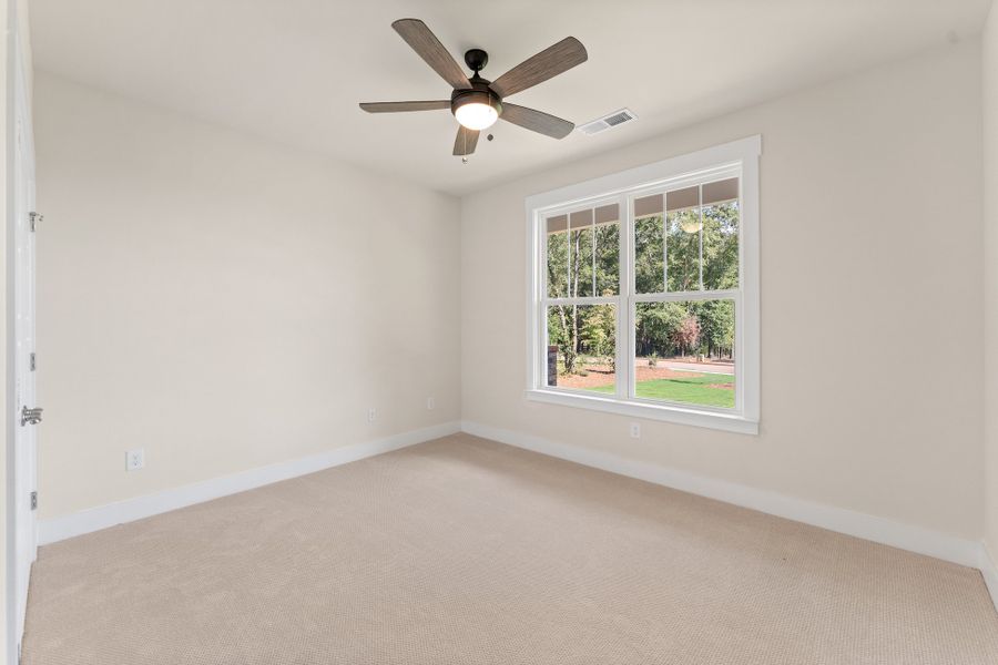 Representative unfurnished interior of a home built from the Chadwick by Hunter Quinn Homes in Greenpond Acres, Woodruff (Image 16).
