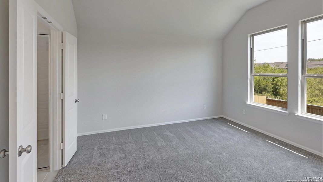 Spacious, unfurnished interior of a new home in Ladera 40', San Antonio (Image 20). Spacious, unfurnished interior of a new home in Ladera 40', San Antonio (Image 20).