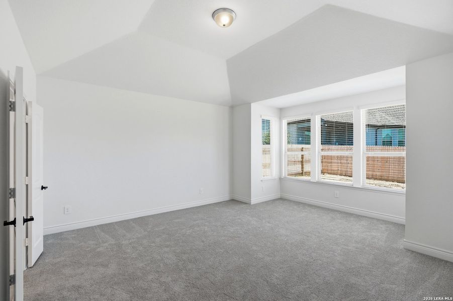 Spacious, unfurnished interior of a new home in Bison Ridge, San Antonio (Image 30).