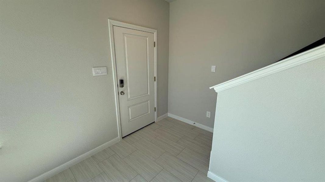 Spacious, unfurnished interior of a new home in Saratoga, Granbury (Image 16). Spacious, unfurnished interior of a new home in Saratoga, Granbury (Image 16).