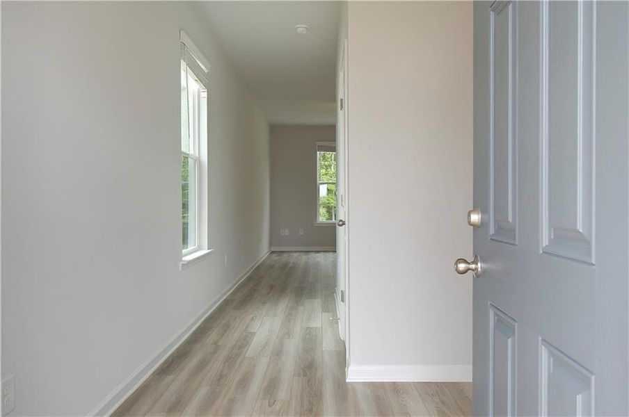 Spacious, unfurnished interior of a new home in Chapel Hill, Newnan (Image 8).