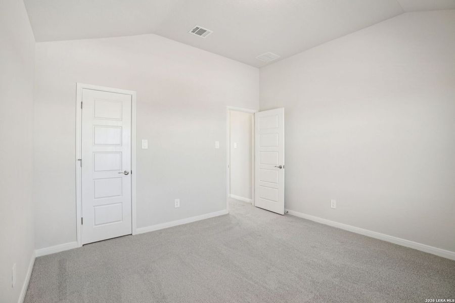Spacious, unfurnished interior of a new home in Carmel Ranch, Schertz (Image 38).
