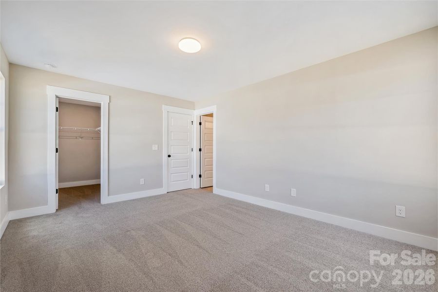 Spacious, unfurnished interior of a new home in , Stanfield (Image 24).