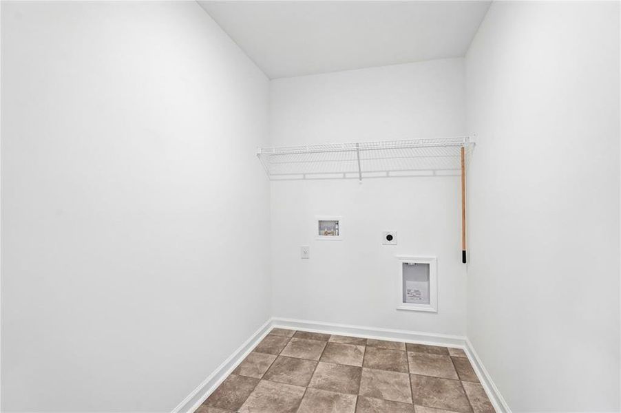 Spacious, unfurnished interior of a new home in Heritage River, Euharlee (Image 41). Spacious, unfurnished interior of a new home in Heritage River, Euharlee (Image 41).